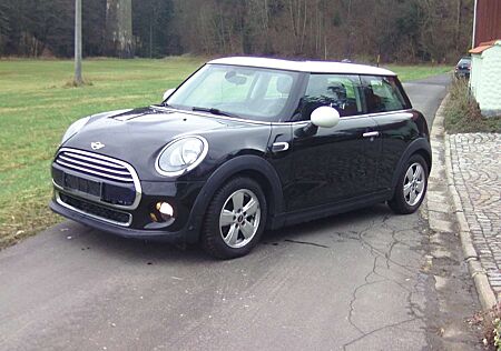 Mini Cooper 6-Gang, großes Panoramadach,Navi,Scheckh.