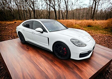 Porsche Panamera GTS
