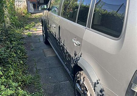 VW Touran Volkswagen 2.0 TDI DPF DSG Highline