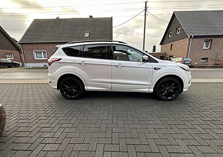 Ford Kuga 1.5 EcoBoost 2x4 ST-Line