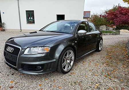Audi RS4 V8 4,2 Liter