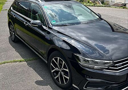 VW Passat Variant Volkswagen GTE Alcantara/Pano/ACC top gepflegt