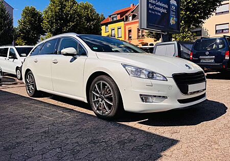 Peugeot 508 SW GT 1.Hand Automatik Navi HUD Xenon Pano