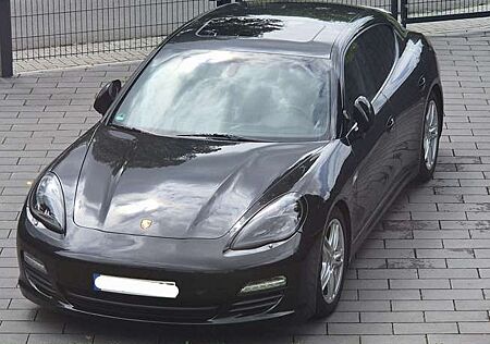 Porsche Panamera Diesel Garagenfahrzeug