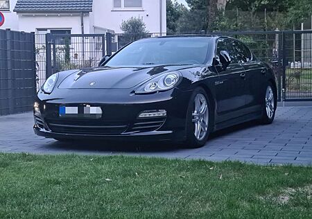 Porsche Panamera Diesel Garagenfahrzeug