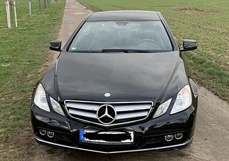 Mercedes-Benz E 200 CGI Cabrio BlueEFFICIENCY Elegance