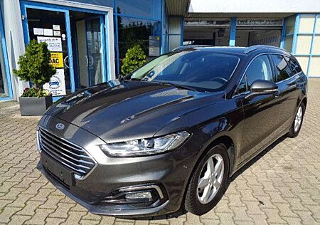 Ford Mondeo 2,0 Titanium LED/ACC/Kamera/PanoDach