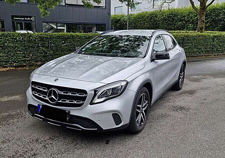 Mercedes-Benz GLA 180 Urban