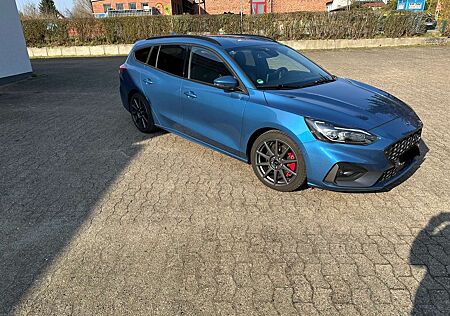 Ford Focus ST Turnier 2.3 Styling Paket