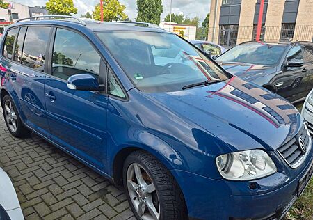 VW Touran Volkswagen Highline 2.0 TDI