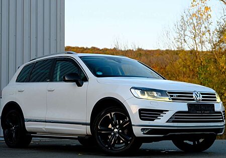 VW Touareg Volkswagen 3.0 V6 TDI BlueMotion Executive/R-Line