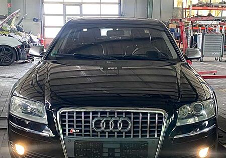 Audi A8 4.2 TDI DPF quattro Langversion