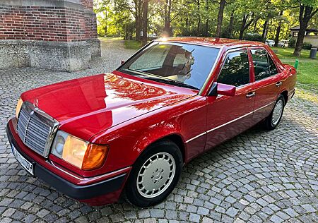 Mercedes-Benz E 260 H-Zulassung/Top Zustand