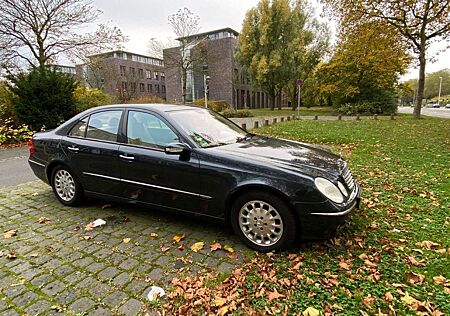 Mercedes-Benz E 200 Kompressor Elegance