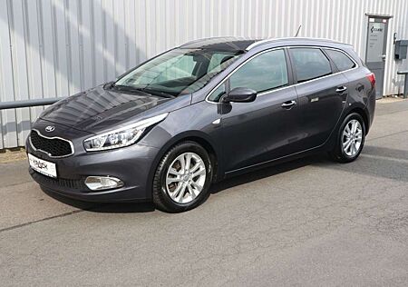 Kia Cee'd Ceed / 1.6 GDI SW Fifa World Cup Edition