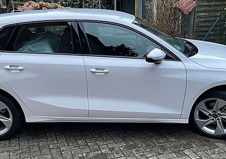 Audi A3 Sportback 30 TFSI Sportback S tronic advanced