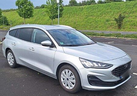 Ford Focus Turnier EcoBoost Hybrid 155PS TITANIUM X Garantie