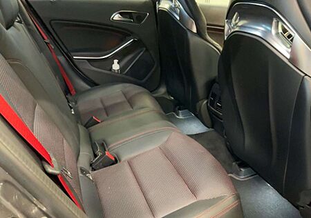 Mercedes-Benz A 45 AMG 4Matic Speedshift 7G-DCT