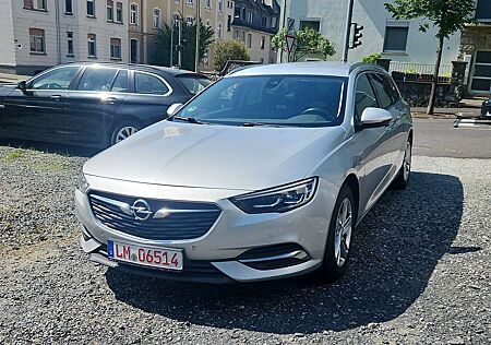 Opel Insignia Innovation/Aut-8Gang/Led/AHK/Cam/T-Leder/Eu6/1Hand
