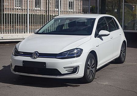 VW Golf Volkswagen e- VII Lim. CCS-Ladedose Navi LED PDC