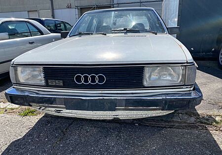 Audi 100