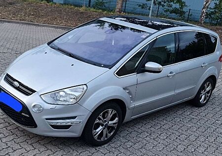 Ford S-Max Titanium 2,2 TDCi Automatik AHK 7Sitze Pano