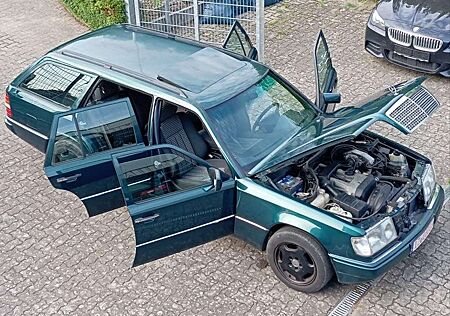 Mercedes-Benz E 200 TE Automat, SSD, Sitzhzg, 0-Rost, Oldtimer