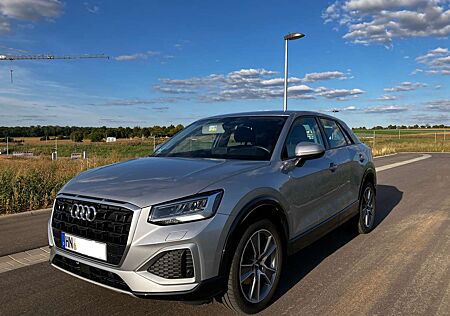 Audi Q2 35 TFSI advanced, 2.0l, Komfortschlüssel, Navi