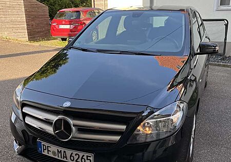 Mercedes-Benz B 180 gepflegt, Nichtraucher, Rentnerfshrzeug