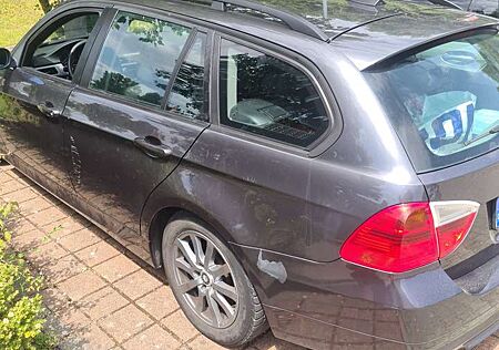 BMW 320i 320 Touring Aut.