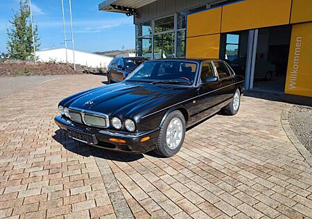 Jaguar XJ 8 Sovereign 4.0 V8 LHD Restaurationsobjekt