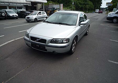 Volvo S60 2.4 (103kW)