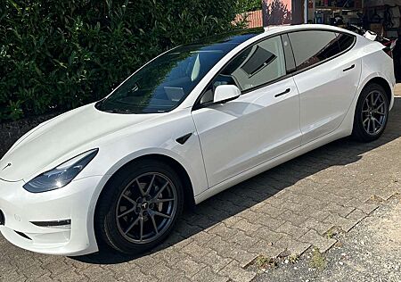 Tesla Model 3 Langstreckenbatt. Allradantrieb Dual Motor