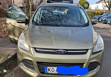 Ford Kuga 1.6 EcoBoost 2x4 SYNC