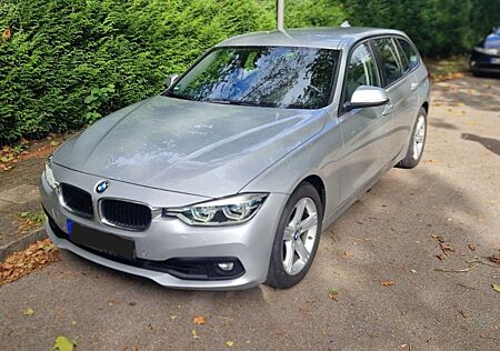 BMW 320i 320 Touring Aut.