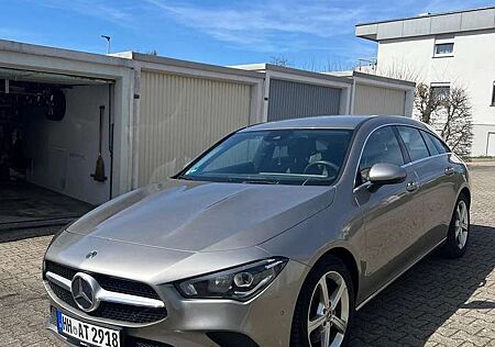 Mercedes-Benz CLA 220 d Shooting Brake 8G-DCT