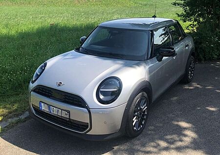 Mini Cooper Aut. Essential Trim