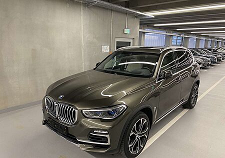 BMW X5 xDrive30d X-Line,Laser,21Zoll,AHK,Garantie2027