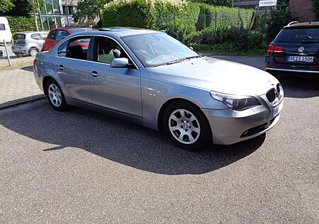 BMW 523i 523 , Autom., Schiebedach, Leder, PDC