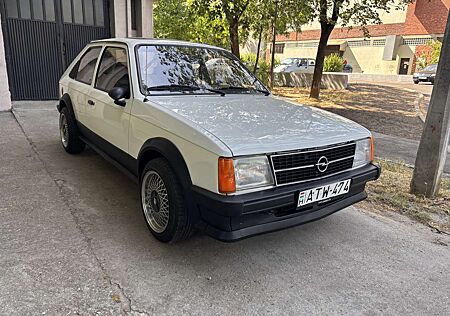 Opel Kadett 1.6 SR
