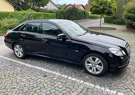 Mercedes-Benz E 300 BlueEFFICIENCY 7G-TRONIC