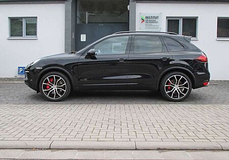 Porsche Cayenne Turbo 1. Hand Bose 21" mtl.279,-