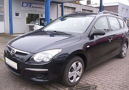 Hyundai i30 CW 1.4i Kombi/AHK/TÜV+Insp.+Bremsen neu!!!