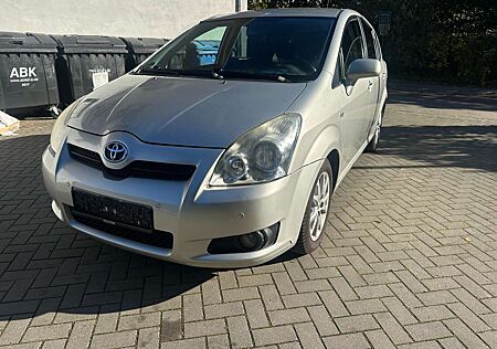 Toyota Corolla Verso 2.2 D-4D Team / Klima / Euro 4 / 7 Sitze
