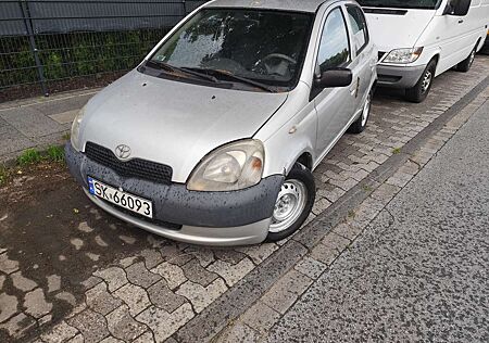 Toyota Yaris 1.0 linea terra
