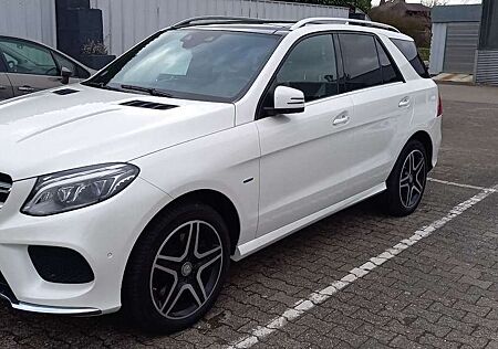 Mercedes-Benz GLE 500 e 4Matic,AMG-Line, LED,Pano,RFK