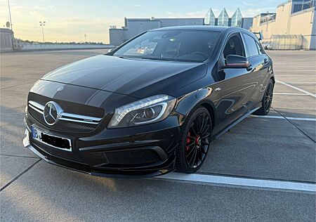 Mercedes-Benz A 45 AMG 4Matic1-Edition Pano Aero Vollaussttatung