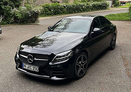 Mercedes-Benz C 180 AMG line 9-G