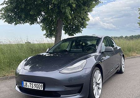 Tesla Model 3 Standard Reichweite Plus Hinterradantrieb