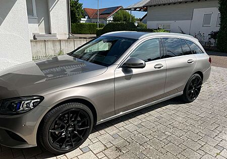 Mercedes-Benz C 220 d 4Matic T 9G-TRONIC Avantgarde